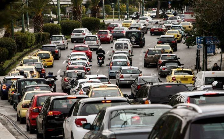 Μποτιλιάρισμα και καθυστερήσεις από την έντονη βροχή στην Αττική